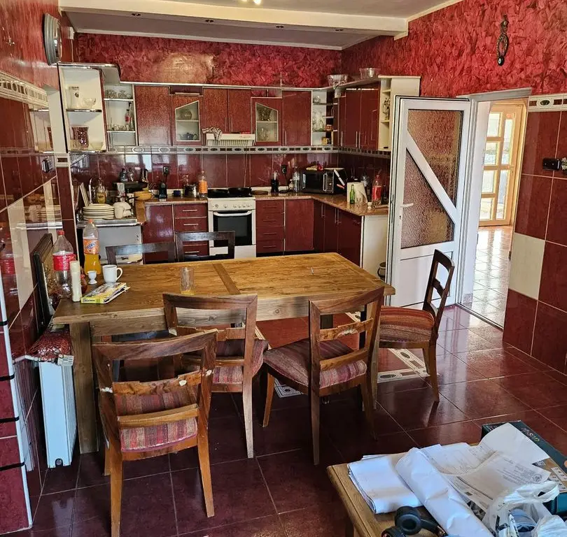 BRASADAS vinde casa individuala zona DARA cu 5 cam si teren 4ari.