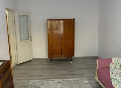 De vanzare apartament cu 2 camere, etaj 4/4, recent renovat, 33.000 euro