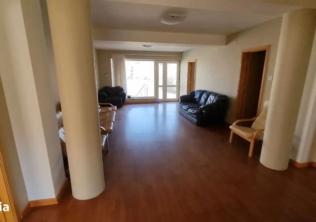 Chirie sau Vânzare - Vila Mare 3 Apartamente + Buncăr – Privat Afacere