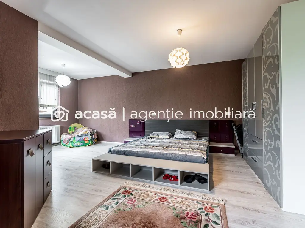 Vilă P+1 | Zona Subcetate | bazin, sală, pista biciclete în vecinătate