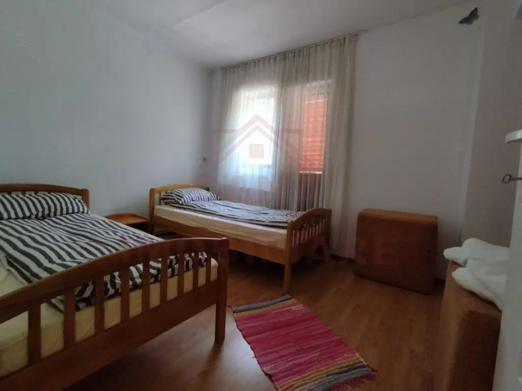 CASĂ DE VÂNZARE ÎN POUANA MĂRULUI,JUD. CARAȘ-SEVERIN