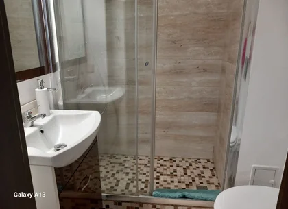 BRASADAS închiriază ap 2 cam etaj 1/8 50mp Piata UNIRII.