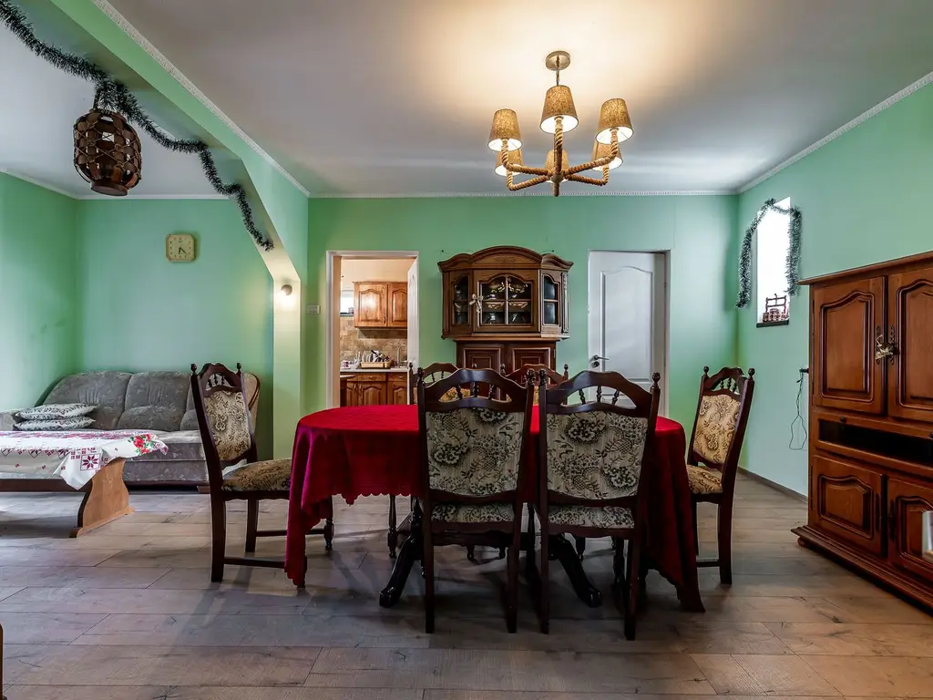 Casă finisată + casă în construcție, la același preț!