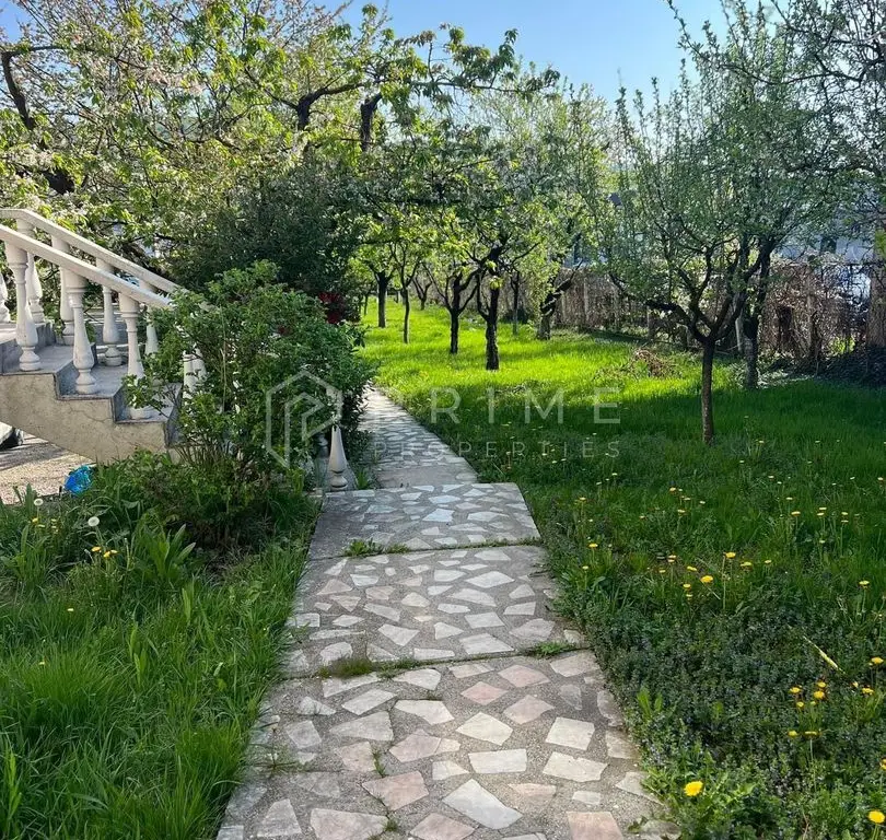 Casă spațioasă de închiriat pentru cazare muncitori, în Corunca
