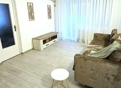 Închiriere ap. 2 camere ultracentral, 53 mp, etaj 7, lift