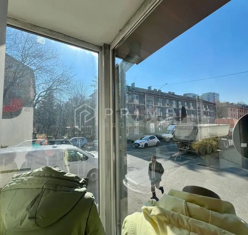 Spațiu comercial | Vitrină în L | 7 Noiembrie | Vizibilitate excelenta