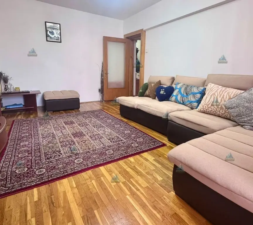 Apartament 3 camere de vânzare – Zona Valah