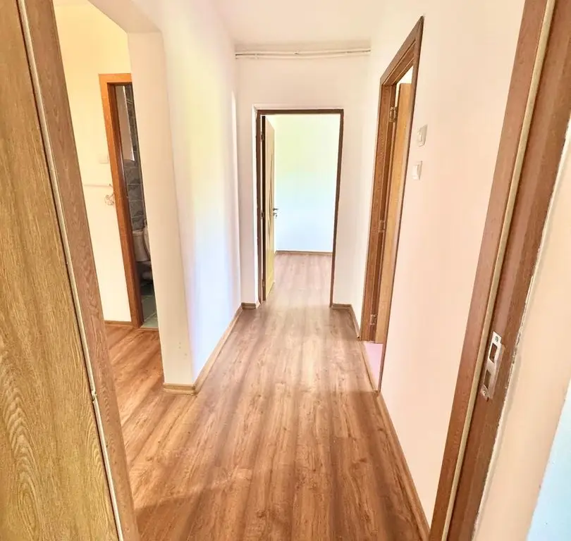 Apartament 2 camere, decomandat – Zona Centrală, bloc Lumina
