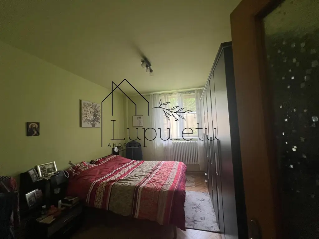 Casă de Vanzare | 200 MPU | Teren 305 MPU | Ultracentral