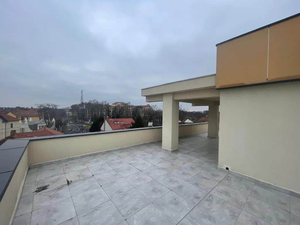 PENTHOUSE ULTRACENTRAL TRIPLA ORIENTARE 243 MP-PRET 278.000 EURO+TVA