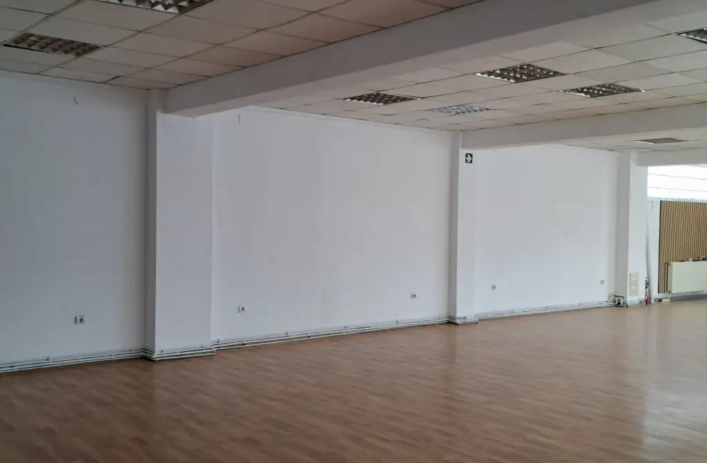 Inchiriere spatiu comercial-sala diverse Centru Pitesti