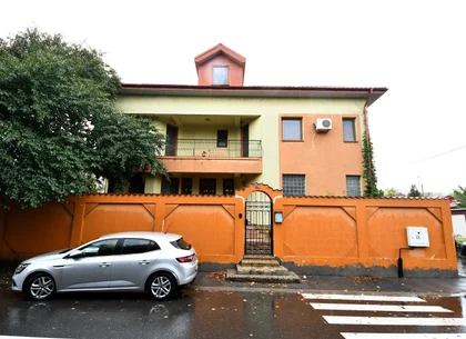 Vila spatioasa, pretabil pentru locuit/clinica, zona Micro 17 – Galati