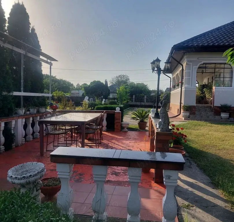 Casa la 40 km de București și la 15km de Ploiesti