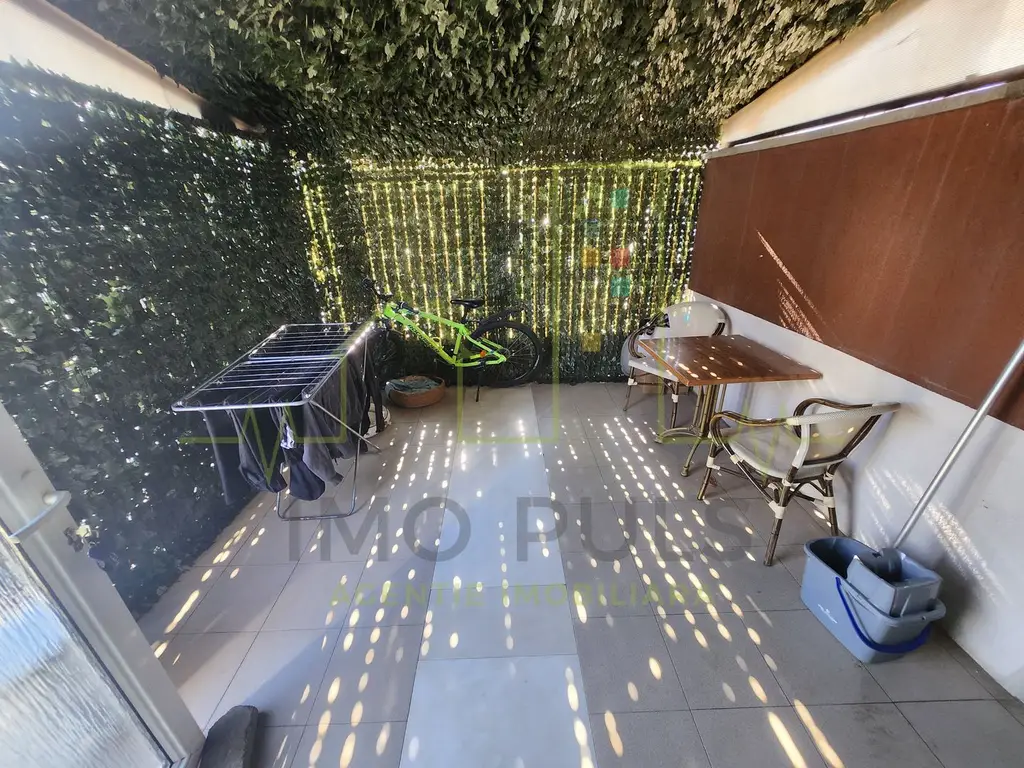 3 Camere. 2 Bai. Apartament pe 2 nivele. Pretabil investitie.