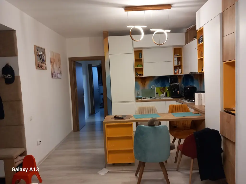 Ag BRASADAS închiriază ap 2 cam GROZAVESTI REGIE etaj 3/11.