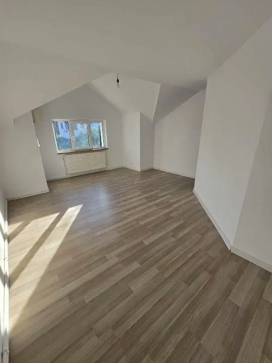 Casa individuala sector 5, strada dantelei, 500 m2 curte