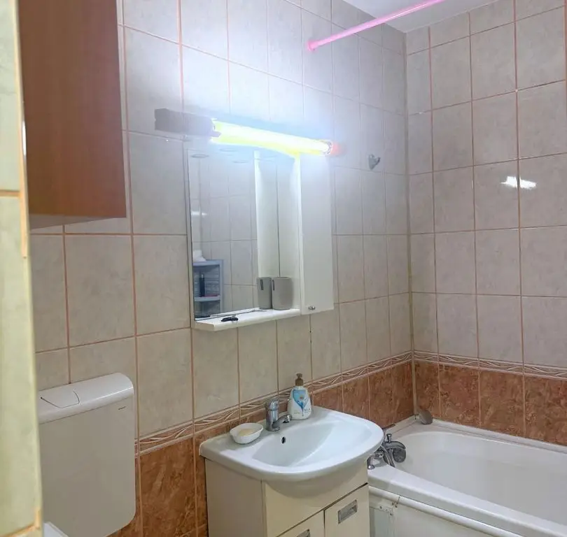 De vanzare apartament 2 camere, Mazepa 1, 64.000 Euro