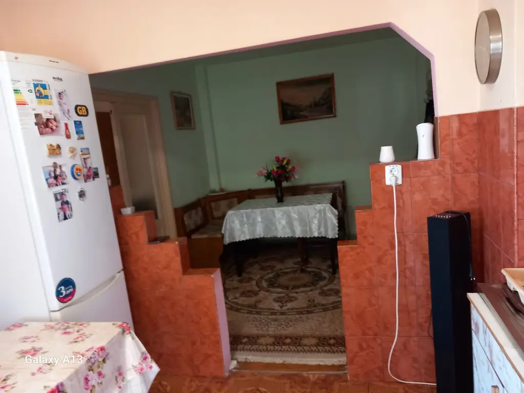 Ag EUROPA vinde ap. 2 cam RENOVAT in 65mp Carpați 2 Etaj 4.