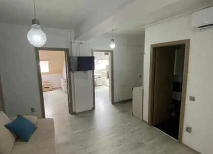 BRASADAS vinde ap 3 camere semi-central.
