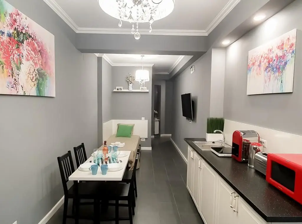 Universitate apartament 5 camere 220 mp de inchiriat