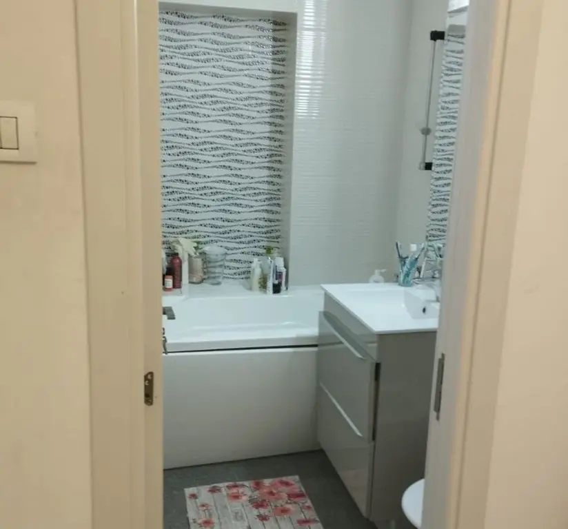 brasadas.com vinde ap. cu 4 camere DECOMANDATE Păcurari.