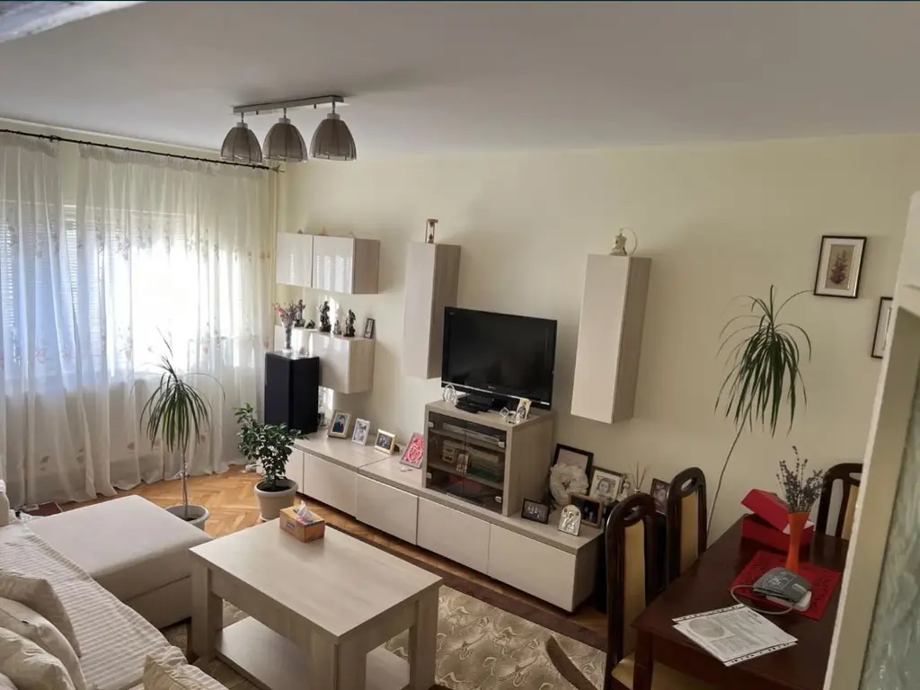 Eden dezrobirii 2 camere decomandat centeala