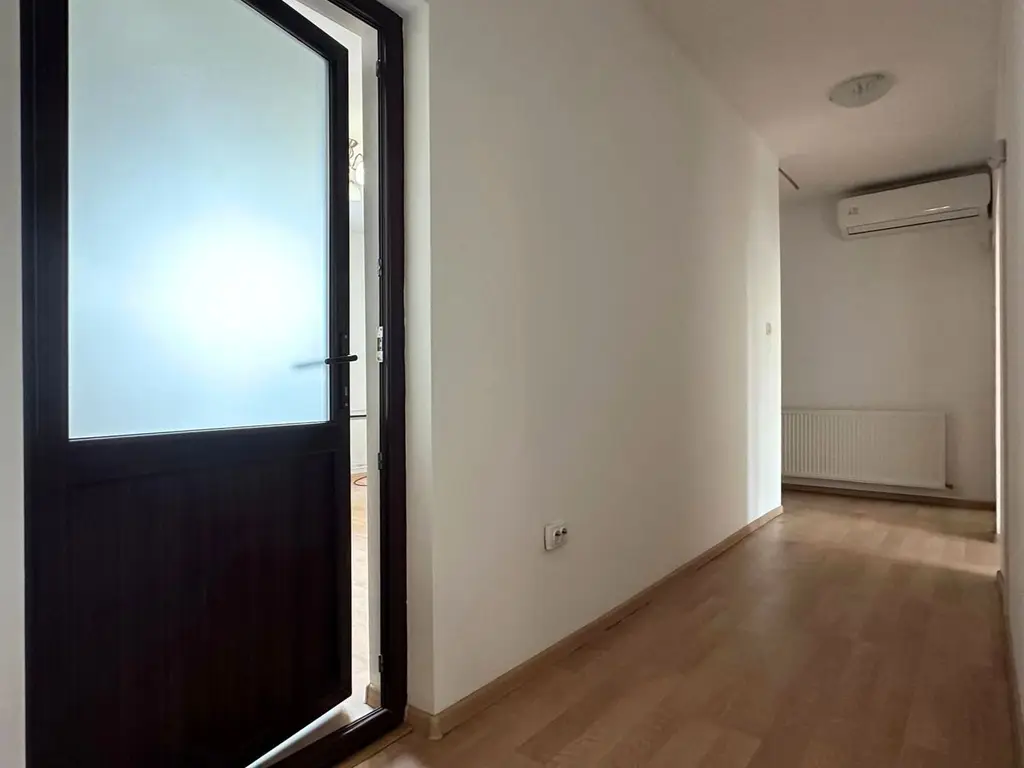 Inchiriere casă complet renovată cu 4 camere Băneasa, Sector 1