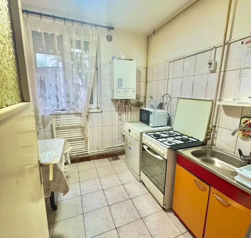 Apartament 3 camere -Centru