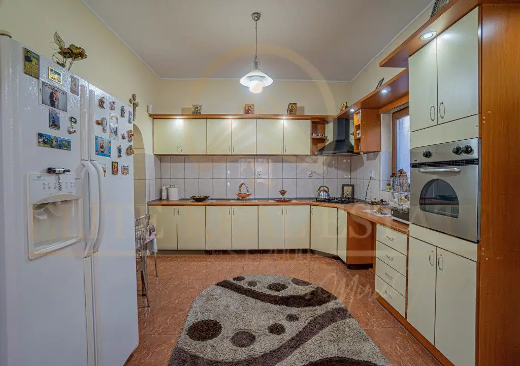 Agigea - Vila D+P+1E+M pe un teren de 772 mp cu o deschidere de 21,46 m.