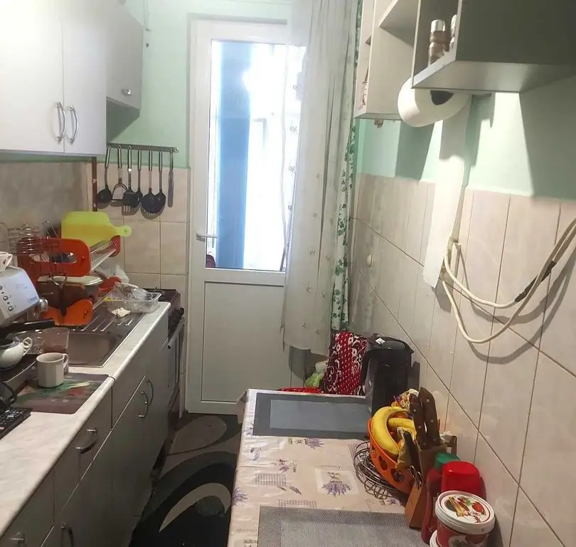 BRASADAS vinde ap 2 cam etaj 4/4 in Carpați 1.