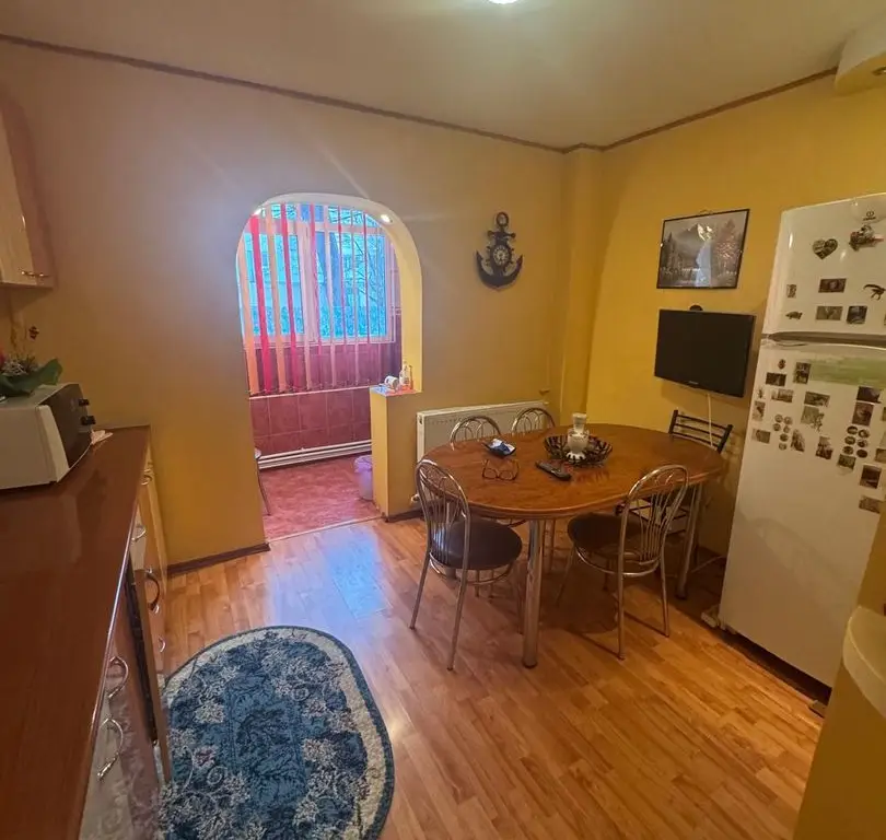 Apartament 4 camere de vânzare – zonă Școala 8