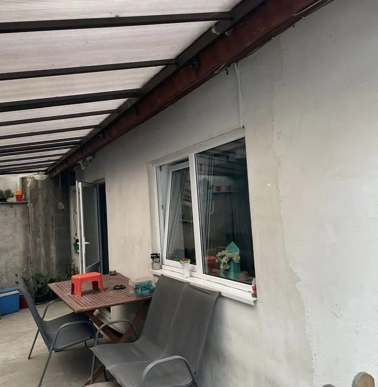 BRASADAS vinde ap 4 cam spațios cu anexe, 103 mp. Botizului.
