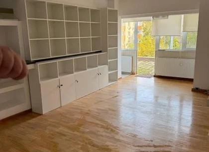 BRASADAS inchiriaza ap 3 cam birou/locuit - terasa - Unirii.