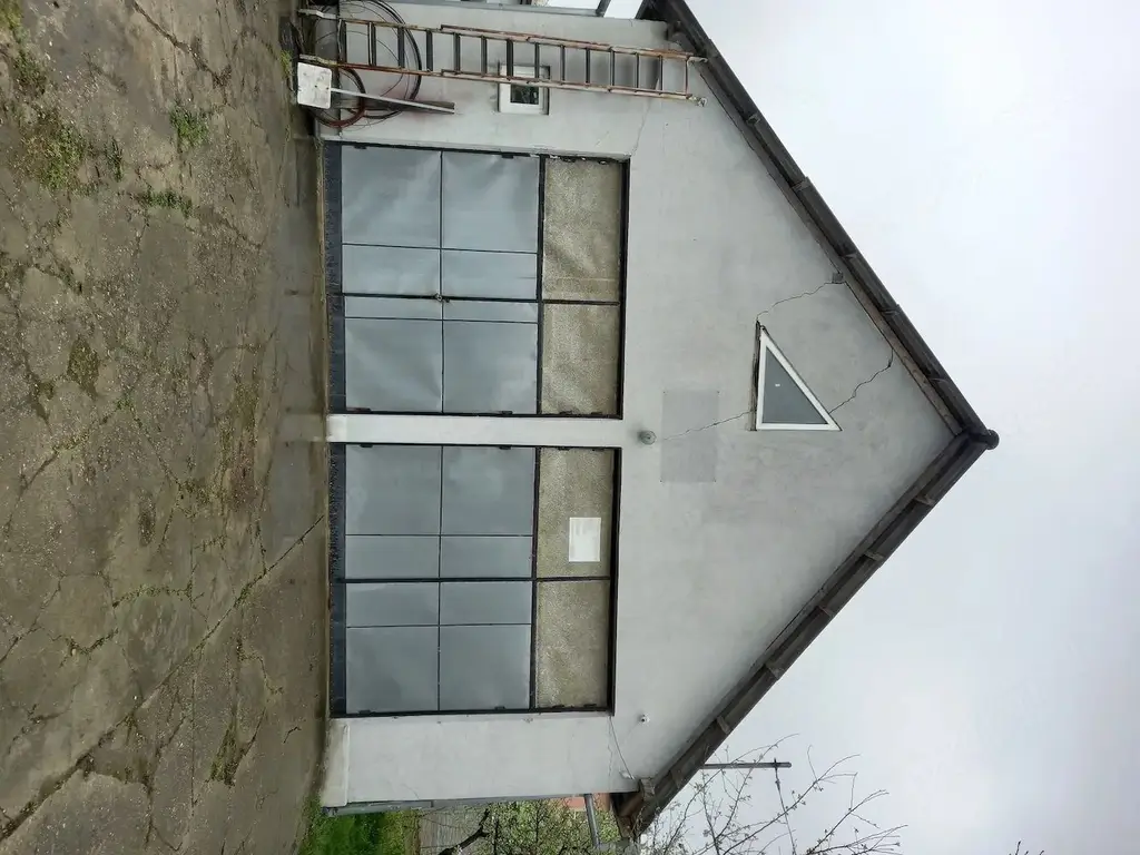 BRASADAS vinde casa cu teren și anexa.