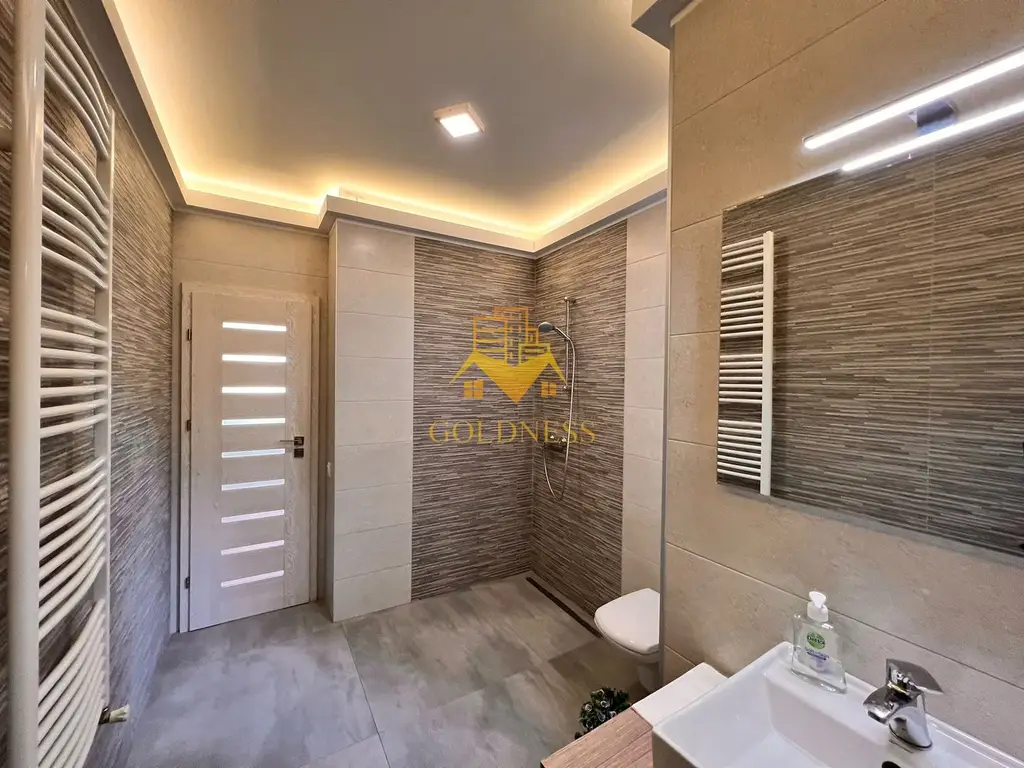 Spatiu birou/aparatament, 3 camere, decomandate, Eroilor Zona Teatru