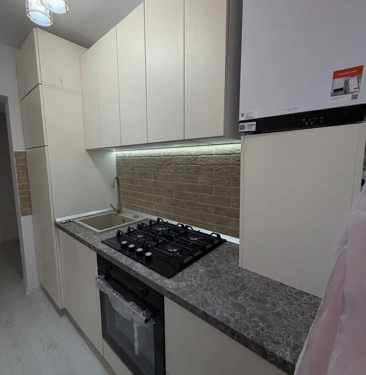 BRASADAS vinde ap 2 cam etaj 4/4 - Zona Micro 15.
