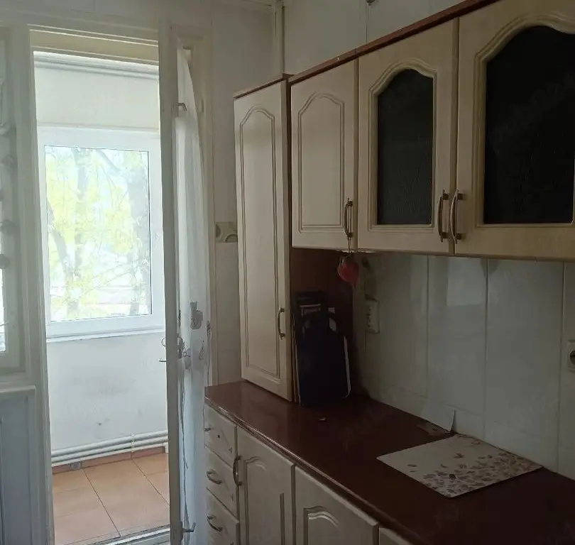 De inchiriat aparatament cu 2 camere, ultracentral , 400 euro
