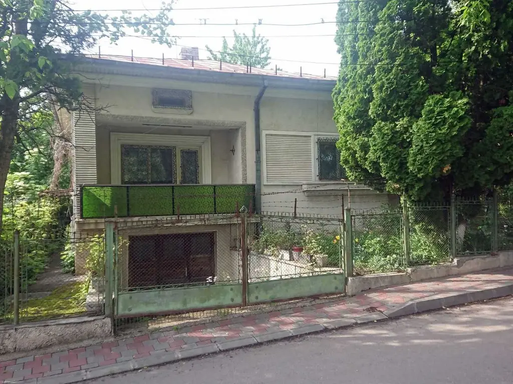 Vand casa tip vila, zona Copou