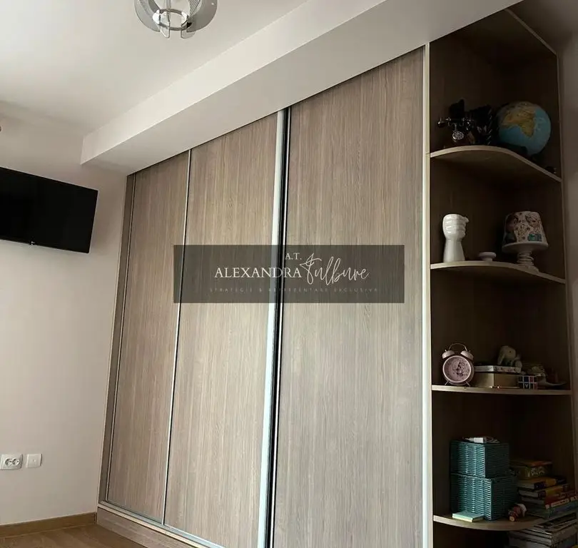 Apartament 3 camere, terasă, balcon închis, parcare