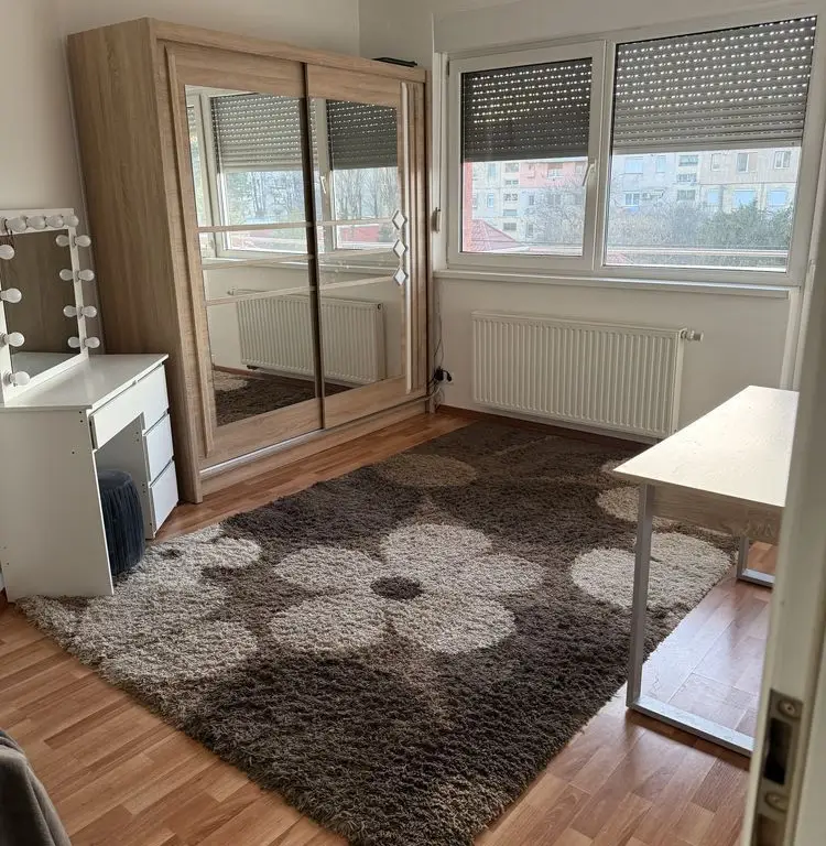 BRASADAS vinde ap 3 camere in asociatie zona 14 Mai.