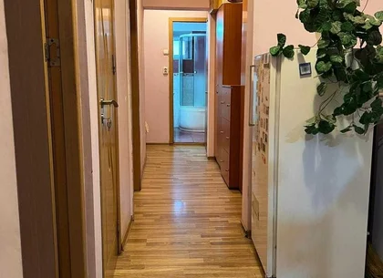 Vand 3 camere dec., confort 1, sos. Alexandriei - Piata Rahova - Teius