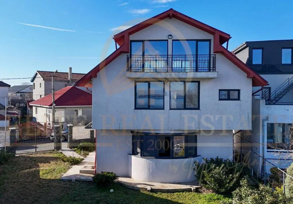Năvodari - Casă exclusivistă cu ponton privat – Primul rând la lac