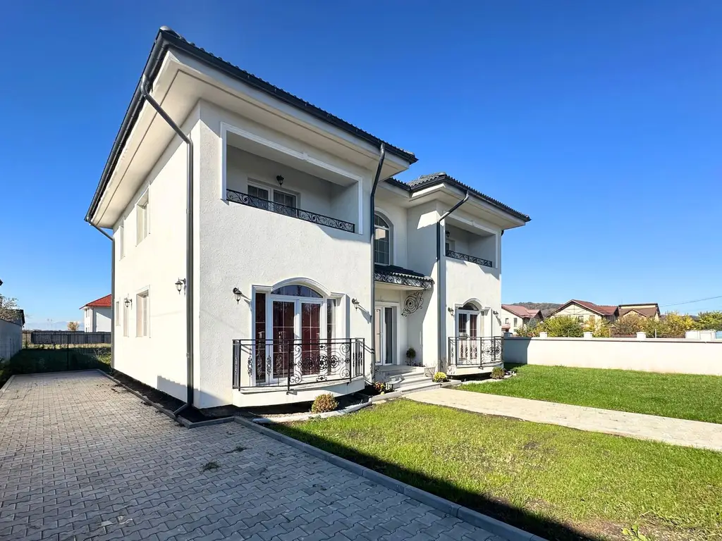 Vânzare casă 5 camere nouă elegantă și spațioasă în Hărman