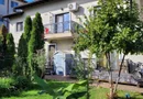 Apartament in vila cu curte mare. Parter.