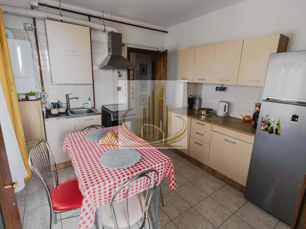 Apartament 4 camere Central 100mp 245000 euro
