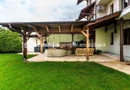 Vilă exclusivistă pe malul Mureșului – design modern si teren generos