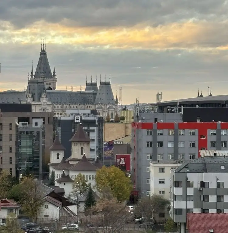 Apartament Nou cu 3 Camere - Lazar Residence - Palas Mall.