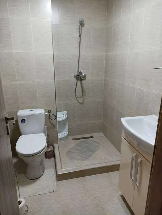 BRASADAS vinde ap 3 camere, zona soarelui etaj 1/4.