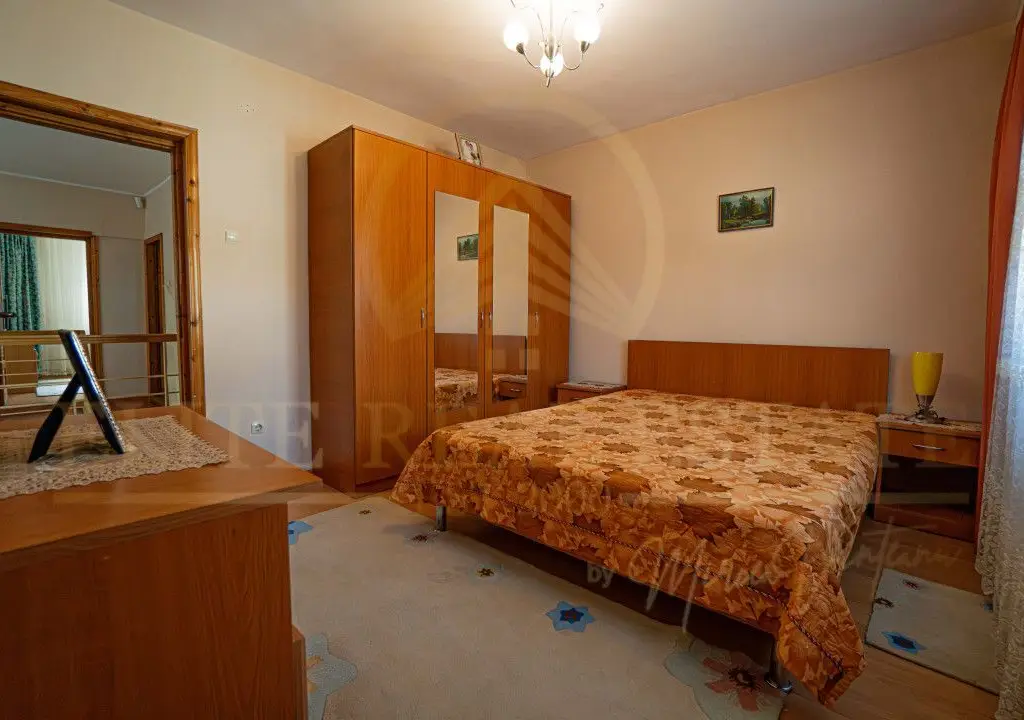 Agigea - Vila D+P+1E+M pe un teren de 772 mp cu o deschidere de 21,46 m.