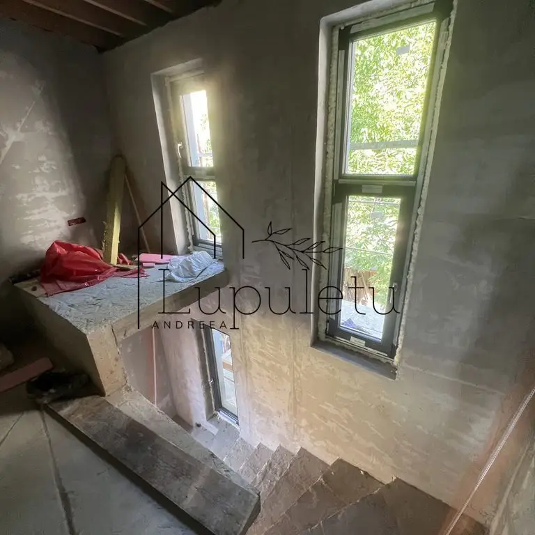 Proprietate unică D+P+E+M, Complet Renovată în 2025 | V.Aaron |